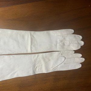 VINTAGE Italian White Leather Silk Lined Gloves